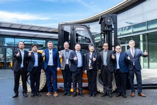You are currently viewing Hangcha Debuts 10T XE Lithium Forklift at LogiMAT 2025