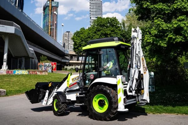 You are currently viewing JCB secures EU type-approval for hydrogen engine