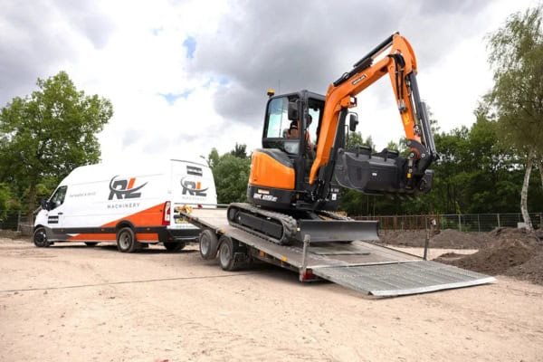 You are currently viewing Develon launches new DX25Z-7 mini excavator