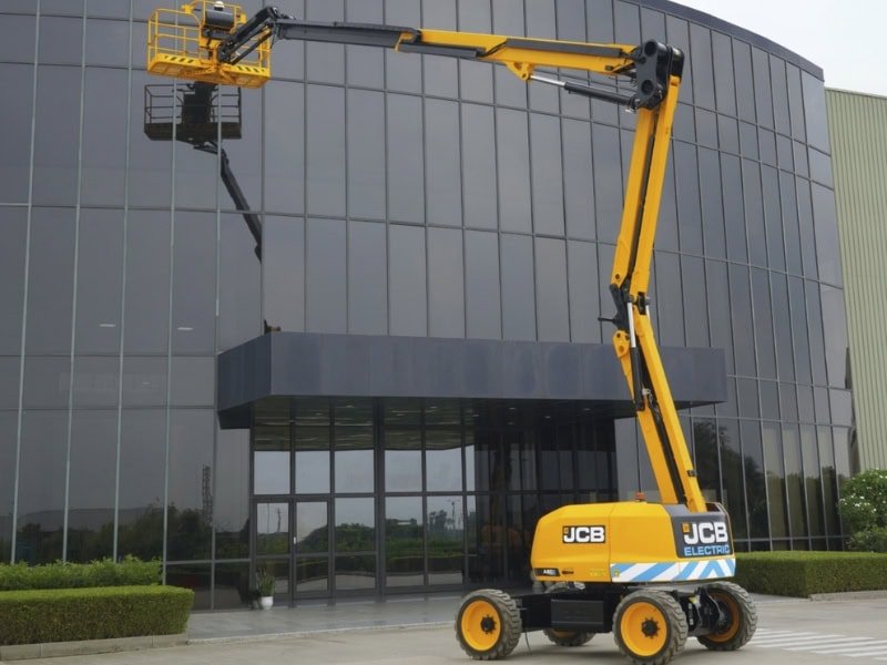 You are currently viewing A bigger JCB articulated boom