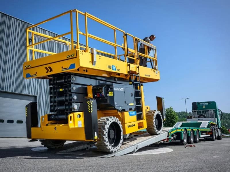 You are currently viewing Haulotte introduces two new electric scissor lifts to Pulseo range