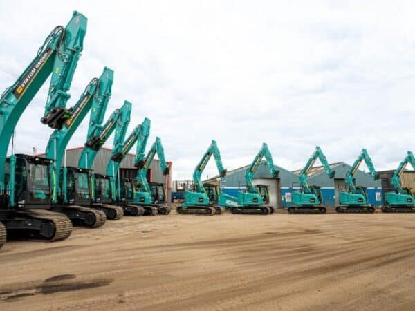 Civil engineering contractor Statom Group has invested £4m in new Kobelco machinery. (1)